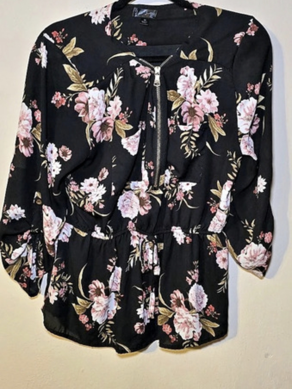 J. Jones New York Floral Blouse in Black & Pink Size XL Like New